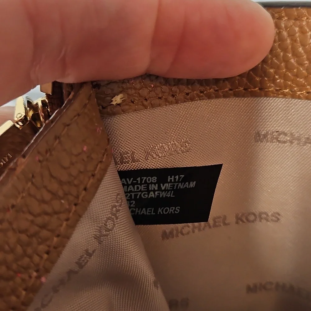 Michael Kors Jet Set Tan Saffiano Leather Smartphone Wallet